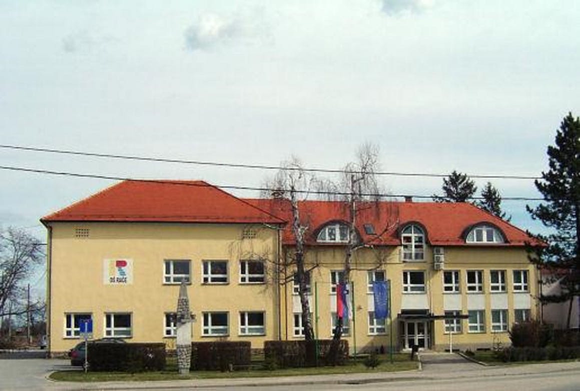 Osnovna_sola_Race